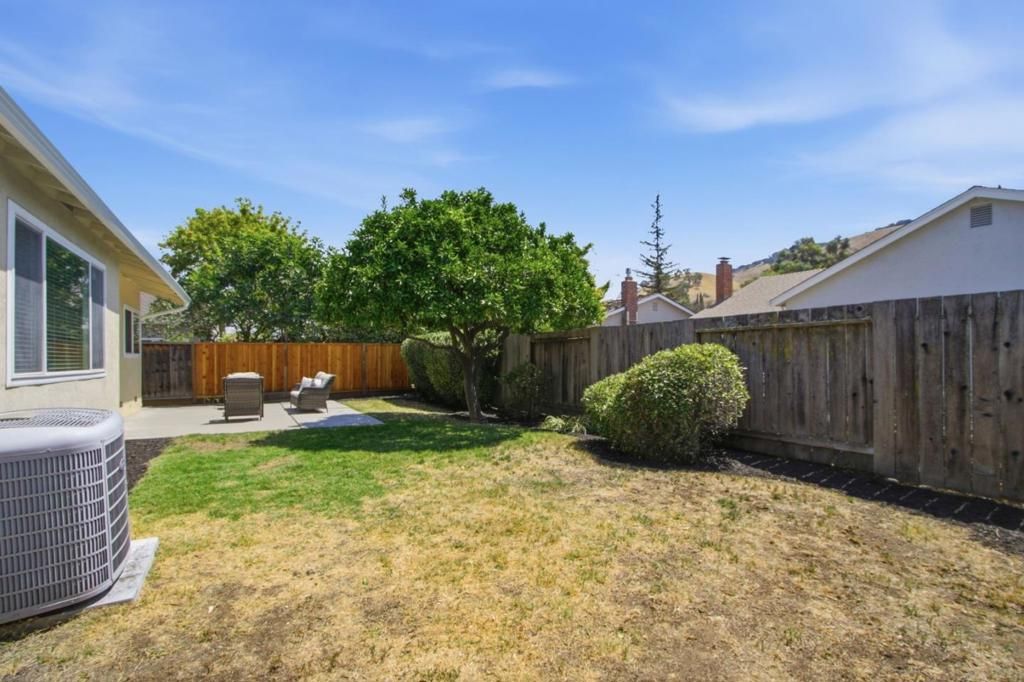 Image 35 of property listing at 560 Elvis Drive, San Jose, CA 95123