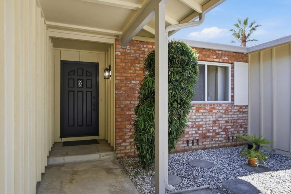 Image 7 of property listing at 560 Elvis Drive, San Jose, CA 95123