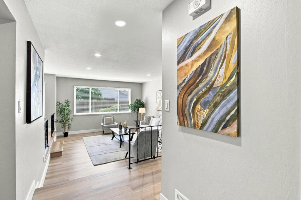 Image 8 of property listing at 560 Elvis Drive, San Jose, CA 95123