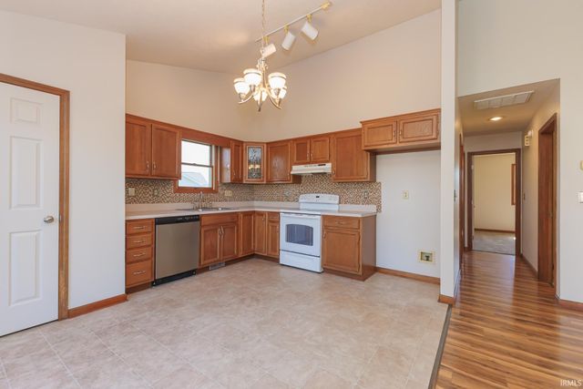 1901 N Oriole Drive, Muncie, IN 47304