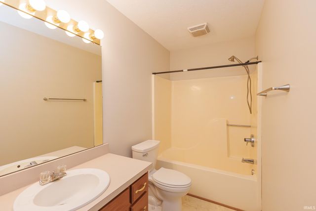 1901 N Oriole Drive, Muncie, IN 47304