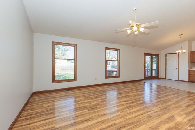 1901 N Oriole Drive, Muncie, IN 47304