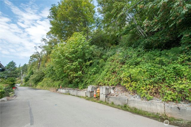 23 XX Perkins Lane W, Seattle, WA 98199