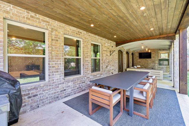 2715 White Oak Drive, Grapevine, TX 76051