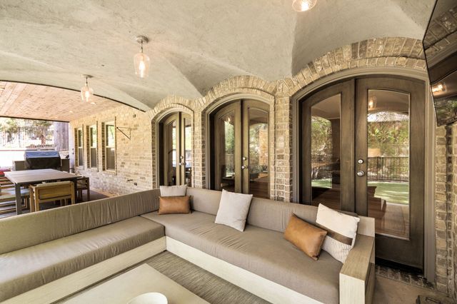 2715 White Oak Drive, Grapevine, TX 76051