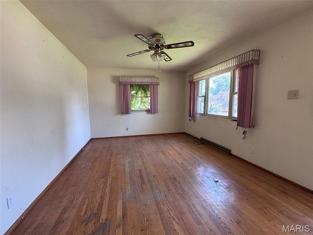 79 Harnett Avenue, Wood River, IL 62095