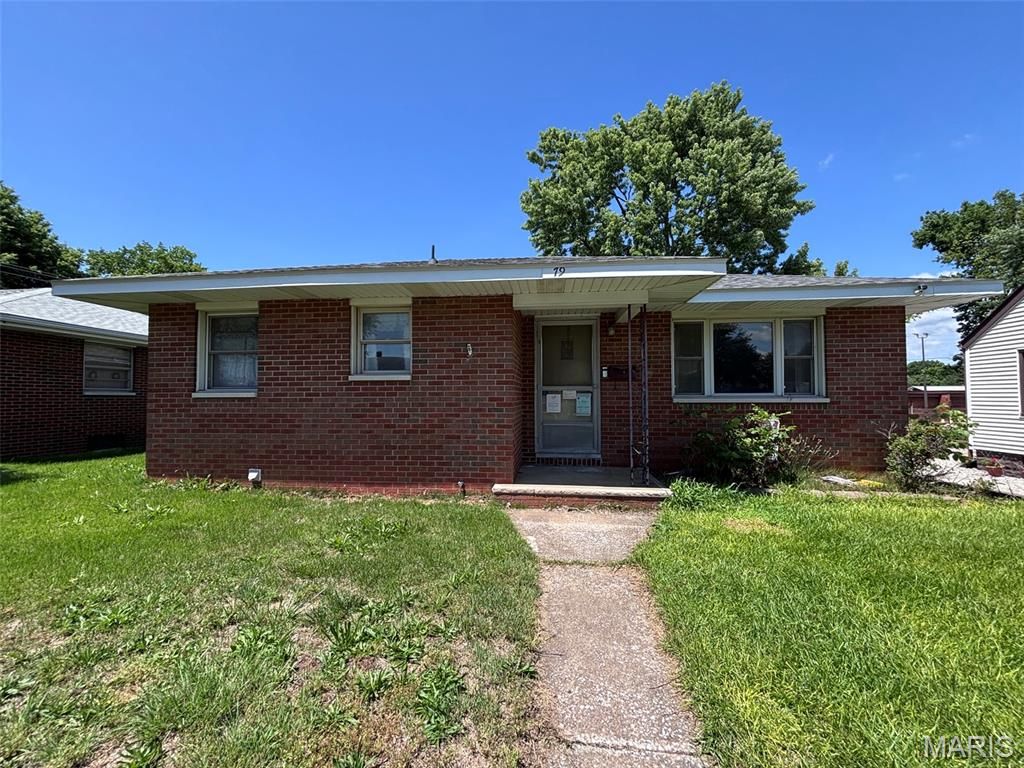 79 Harnett Avenue, Wood River, IL 62095