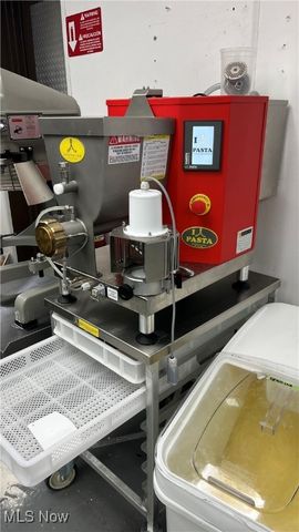 5205 Lake Road W, Ashtabula, OH 44004