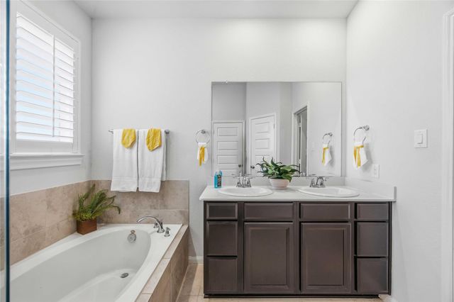 2425 Temple Crag Drive, Rosharon, TX 77583