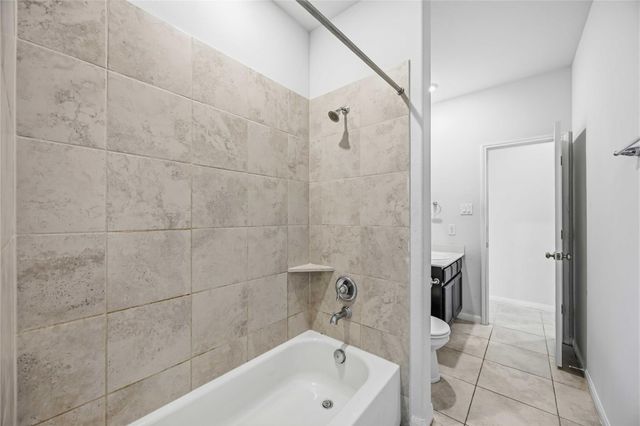 2425 Temple Crag Drive, Rosharon, TX 77583