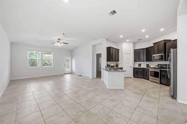 2425 Temple Crag Drive, Rosharon, TX 77583