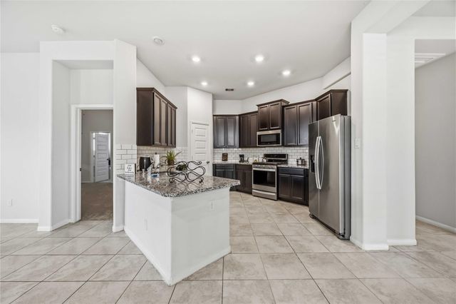 2425 Temple Crag Drive, Rosharon, TX 77583