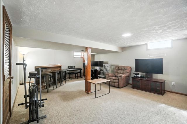 6377 Hilltop Avenue, Reynoldsburg, OH 43068