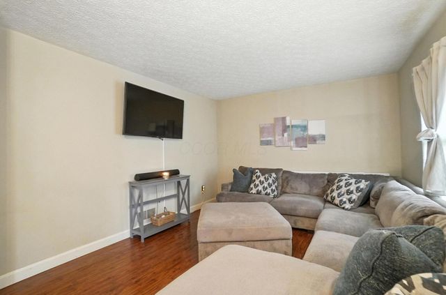 6377 Hilltop Avenue, Reynoldsburg, OH 43068