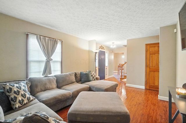 6377 Hilltop Avenue, Reynoldsburg, OH 43068