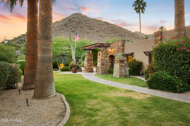 4836 E MOONLIGHT Way 4, Paradise Valley, AZ 85253