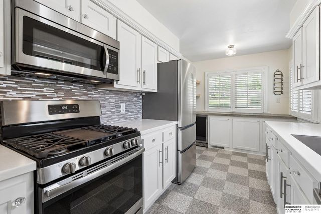 1910 Lindyview Lane, Bellevue, NE 68005