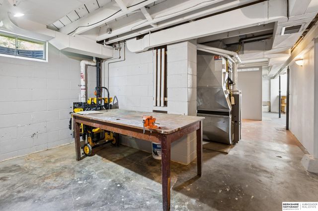 1910 Lindyview Lane, Bellevue, NE 68005