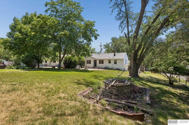 1910 Lindyview Lane, Bellevue, NE 68005