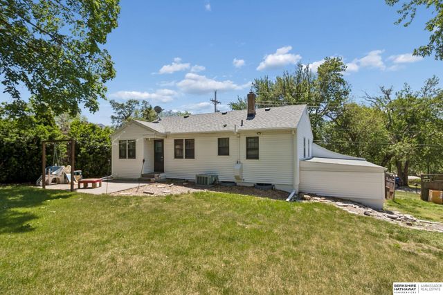 1910 Lindyview Lane, Bellevue, NE 68005