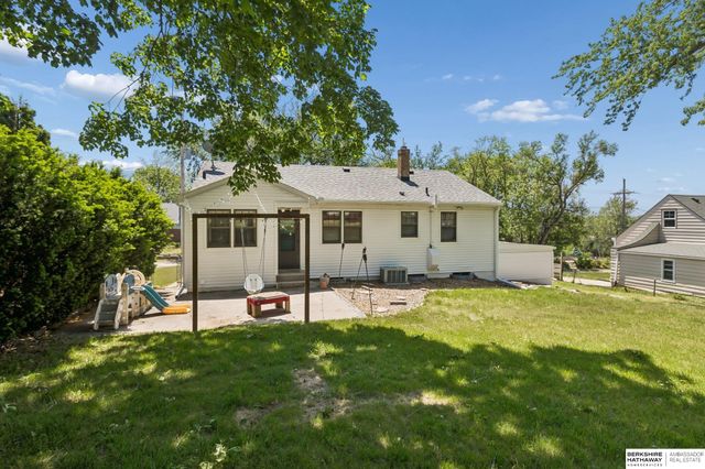 1910 Lindyview Lane, Bellevue, NE 68005