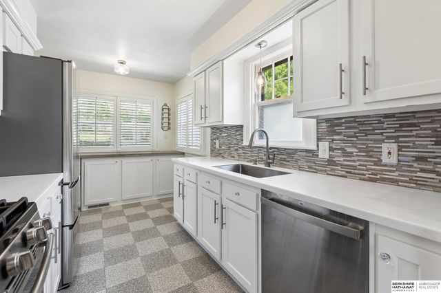 1910 Lindyview Lane, Bellevue, NE 68005