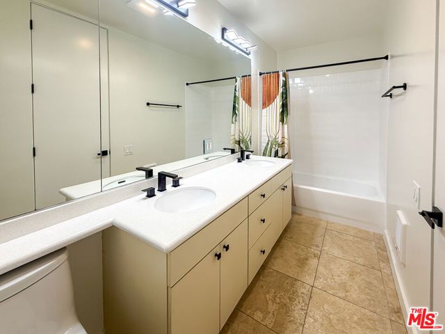 330 S Barrington Avenue 309, Los Angeles, CA 90049