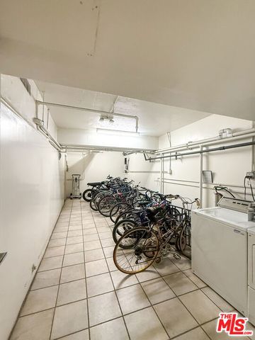 330 S Barrington Avenue 309, Los Angeles, CA 90049