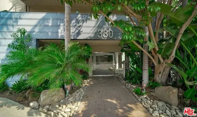 330 S Barrington Avenue 309, Los Angeles, CA 90049