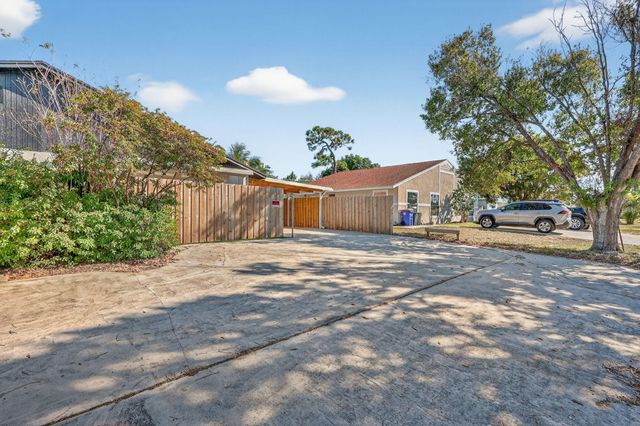 5785 SE Collins Avenue, Stuart, FL 34997