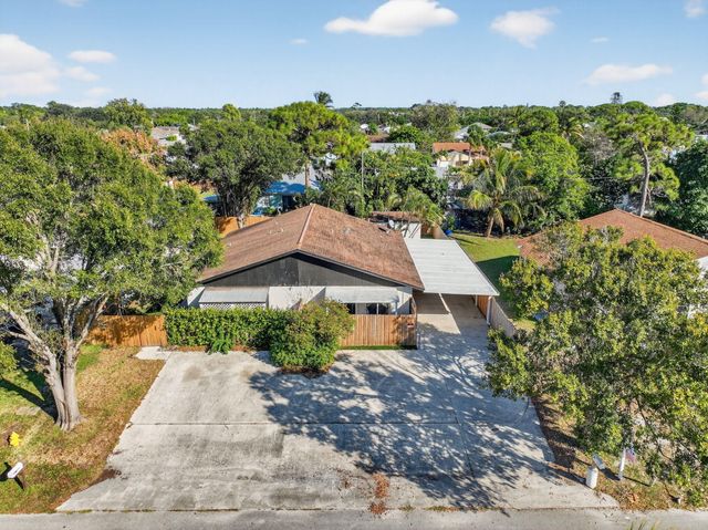 5785 SE Collins Avenue, Stuart, FL 34997