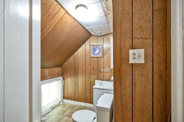 99 Hart St, Taunton, MA 02780
