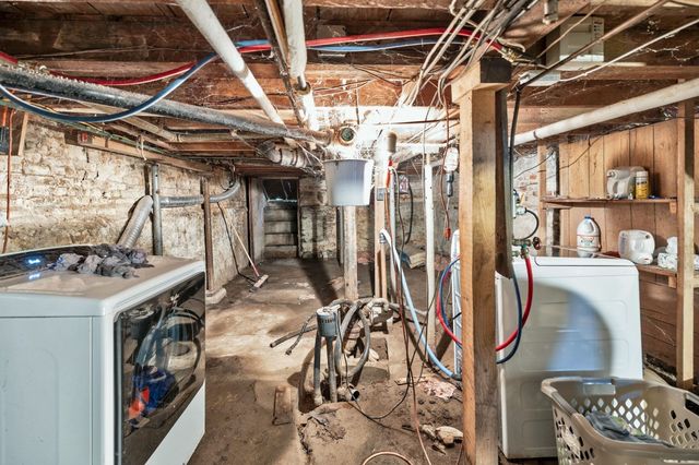 99 Hart St, Taunton, MA 02780