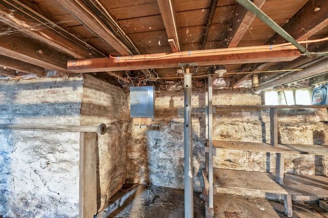 99 Hart St, Taunton, MA 02780