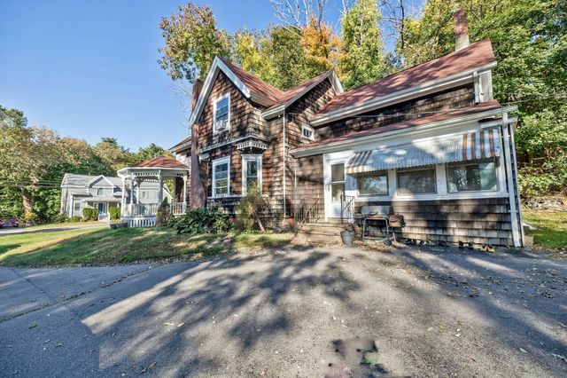 99 Hart St, Taunton, MA 02780