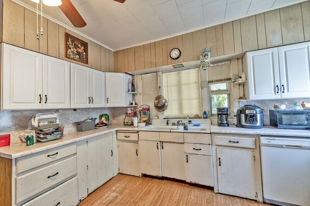 99 Hart St, Taunton, MA 02780