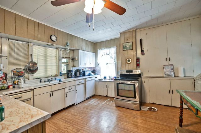 99 Hart St, Taunton, MA 02780