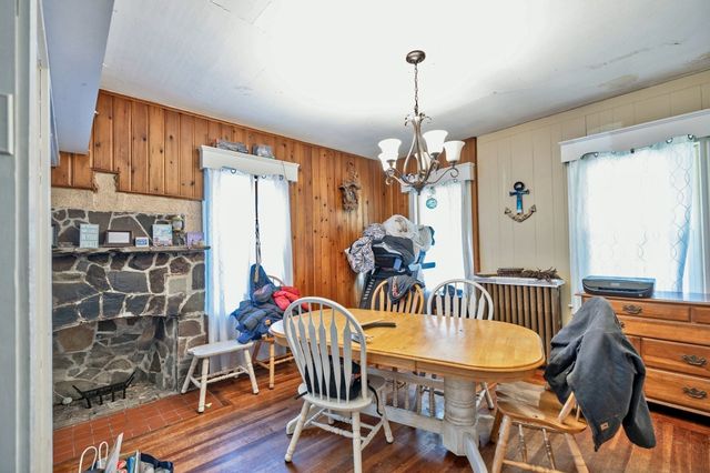 99 Hart St, Taunton, MA 02780
