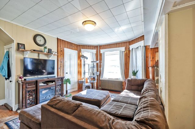 99 Hart St, Taunton, MA 02780