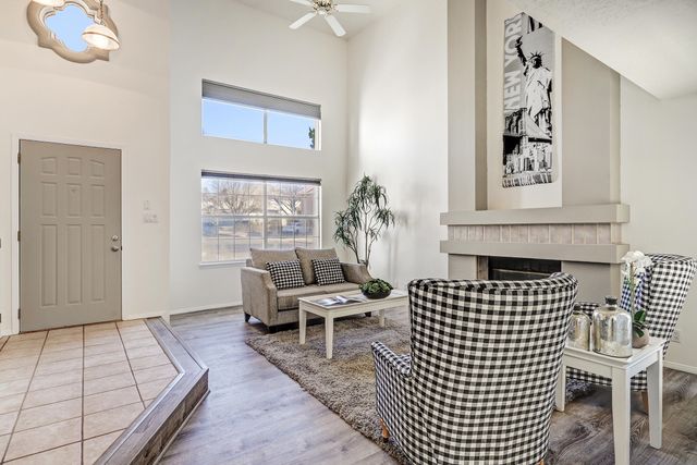 7617 Eagle Rock Avenue NE, Albuquerque, NM 87122