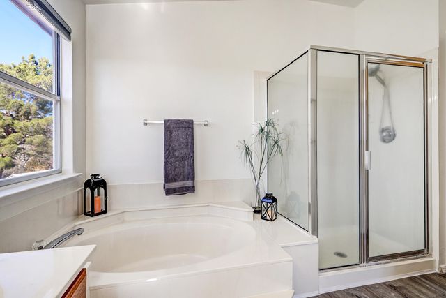 7617 Eagle Rock Avenue NE, Albuquerque, NM 87122