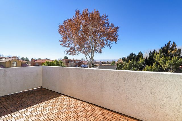 7617 Eagle Rock Avenue NE, Albuquerque, NM 87122