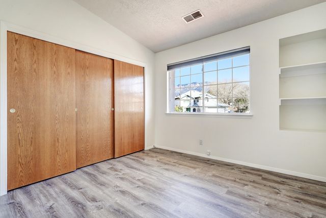 7617 Eagle Rock Avenue NE, Albuquerque, NM 87122