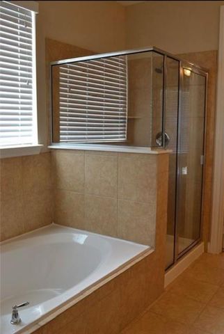 2014 Hughes Ranch Road, Pearland, TX 77089