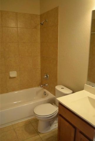 2014 Hughes Ranch Road, Pearland, TX 77089