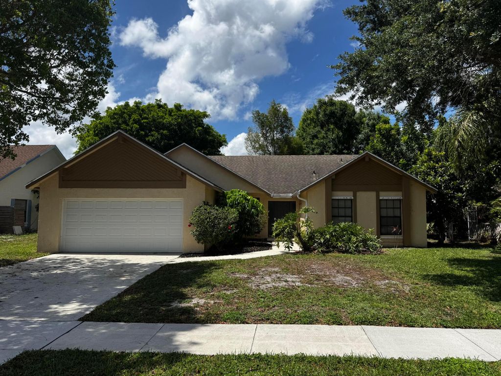 12303 Sannenwood Lane, Wellington, FL 33414