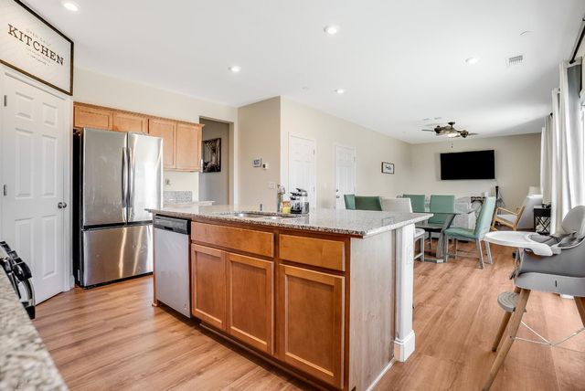 1869 E Gum Avenue, Reedley, CA 93654
