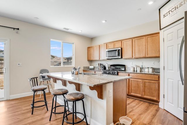 1869 E Gum Avenue, Reedley, CA 93654
