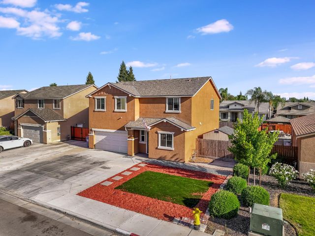 1869 E Gum Avenue, Reedley, CA 93654