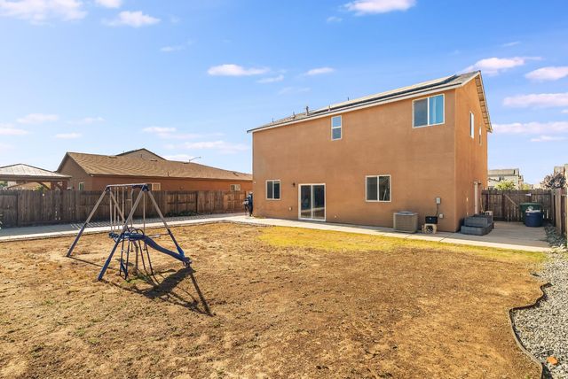 1869 E Gum Avenue, Reedley, CA 93654